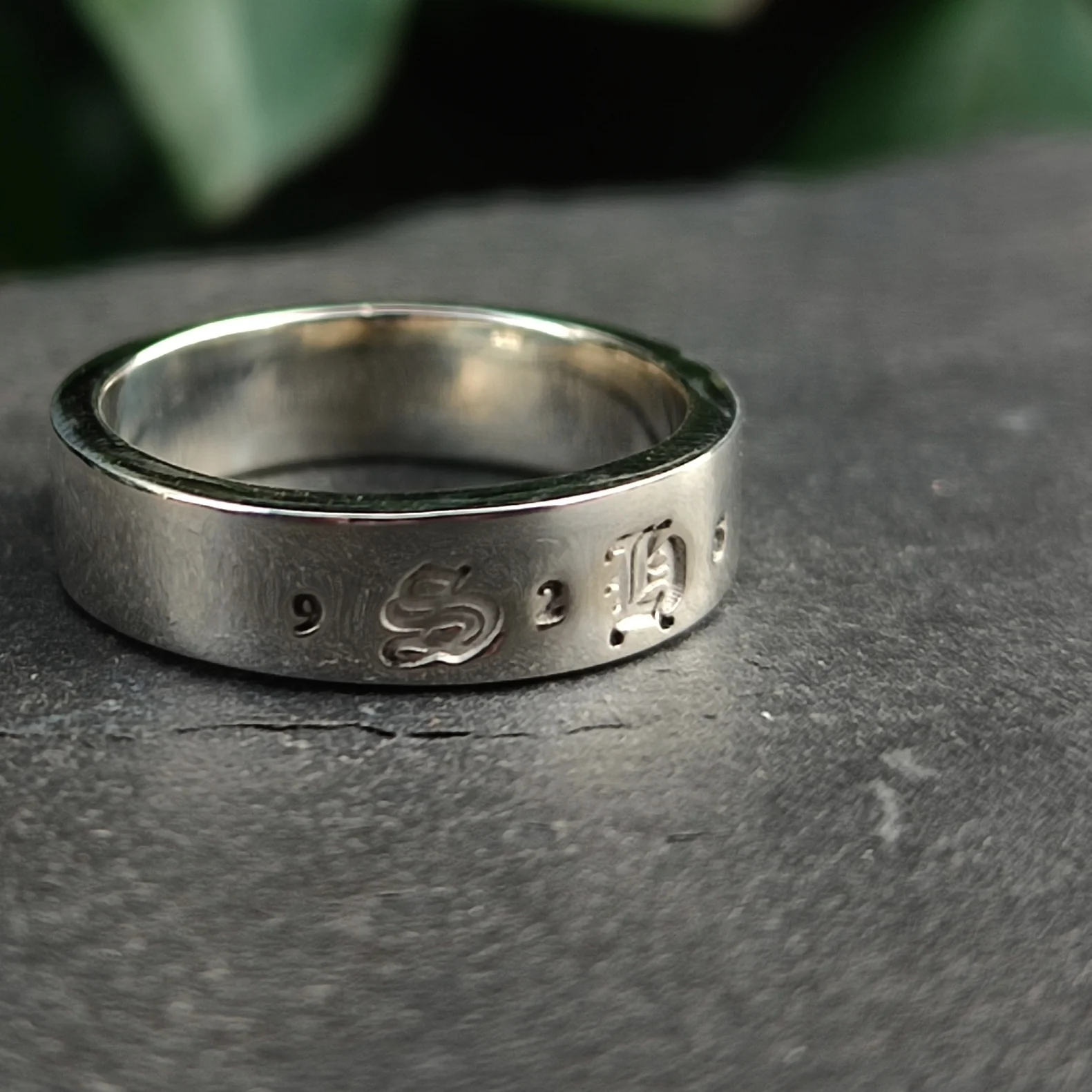 925 Silver Hallmark Ring - Image 3