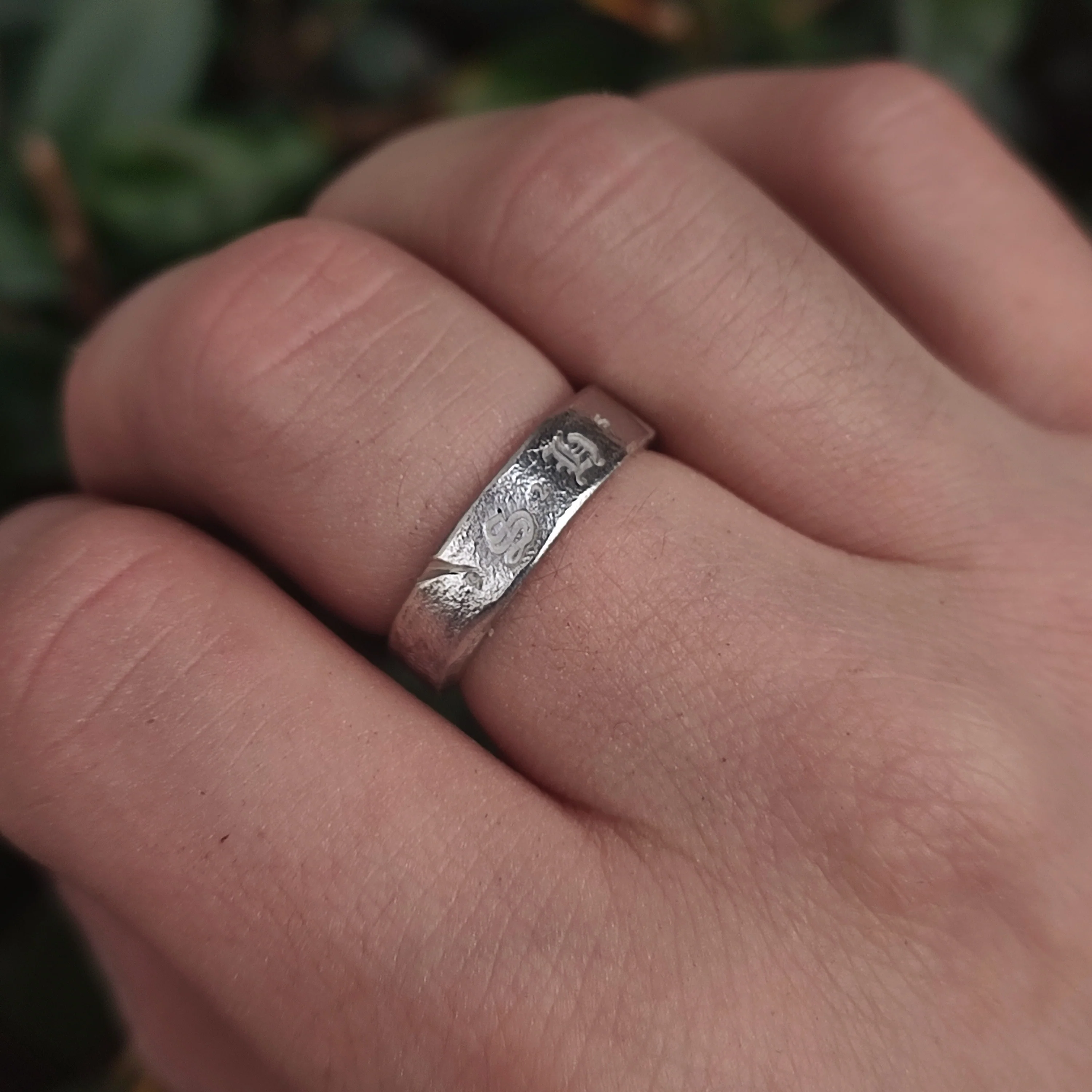 Distressed Hallmark Ring - Image 3