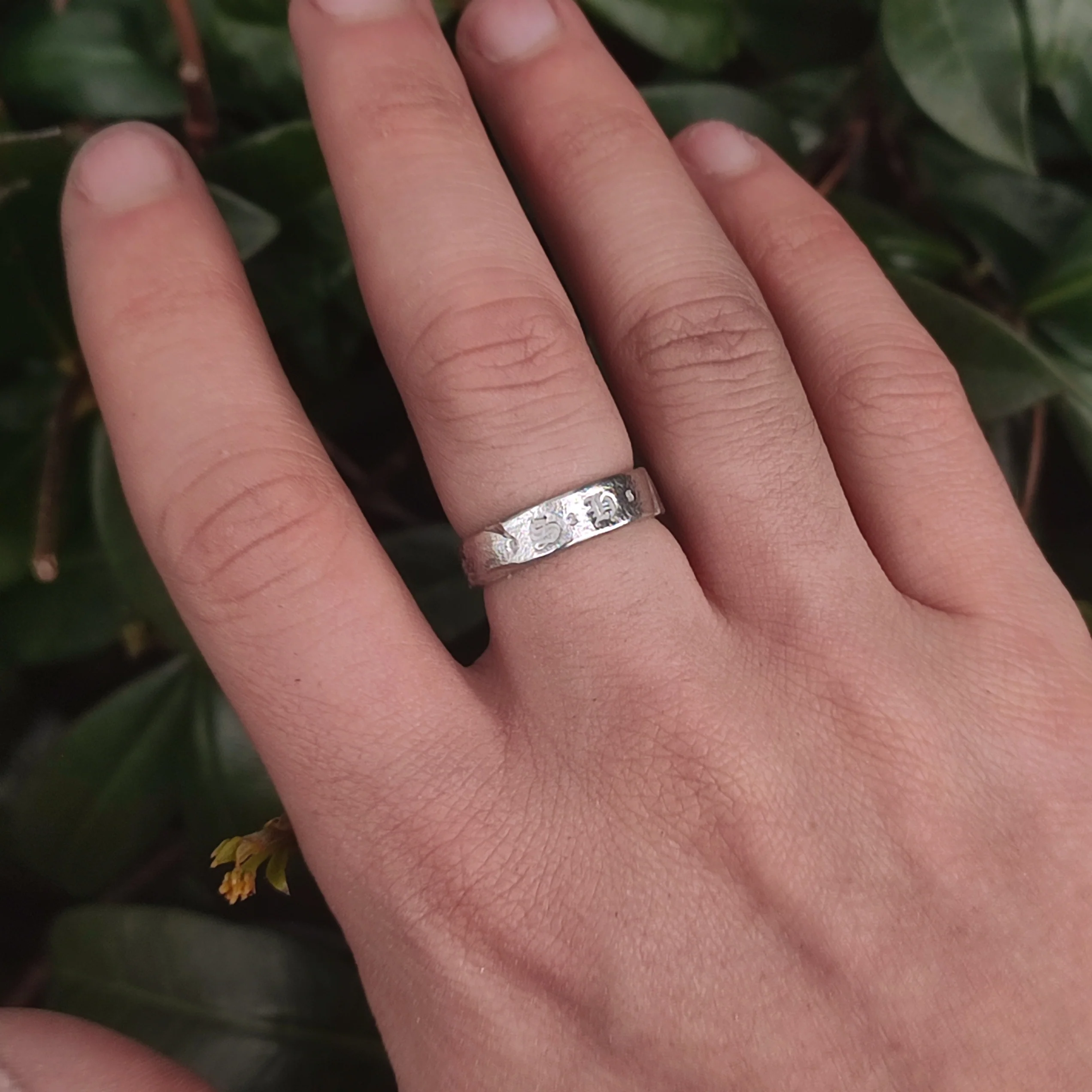 Distressed Hallmark Ring - Image 5