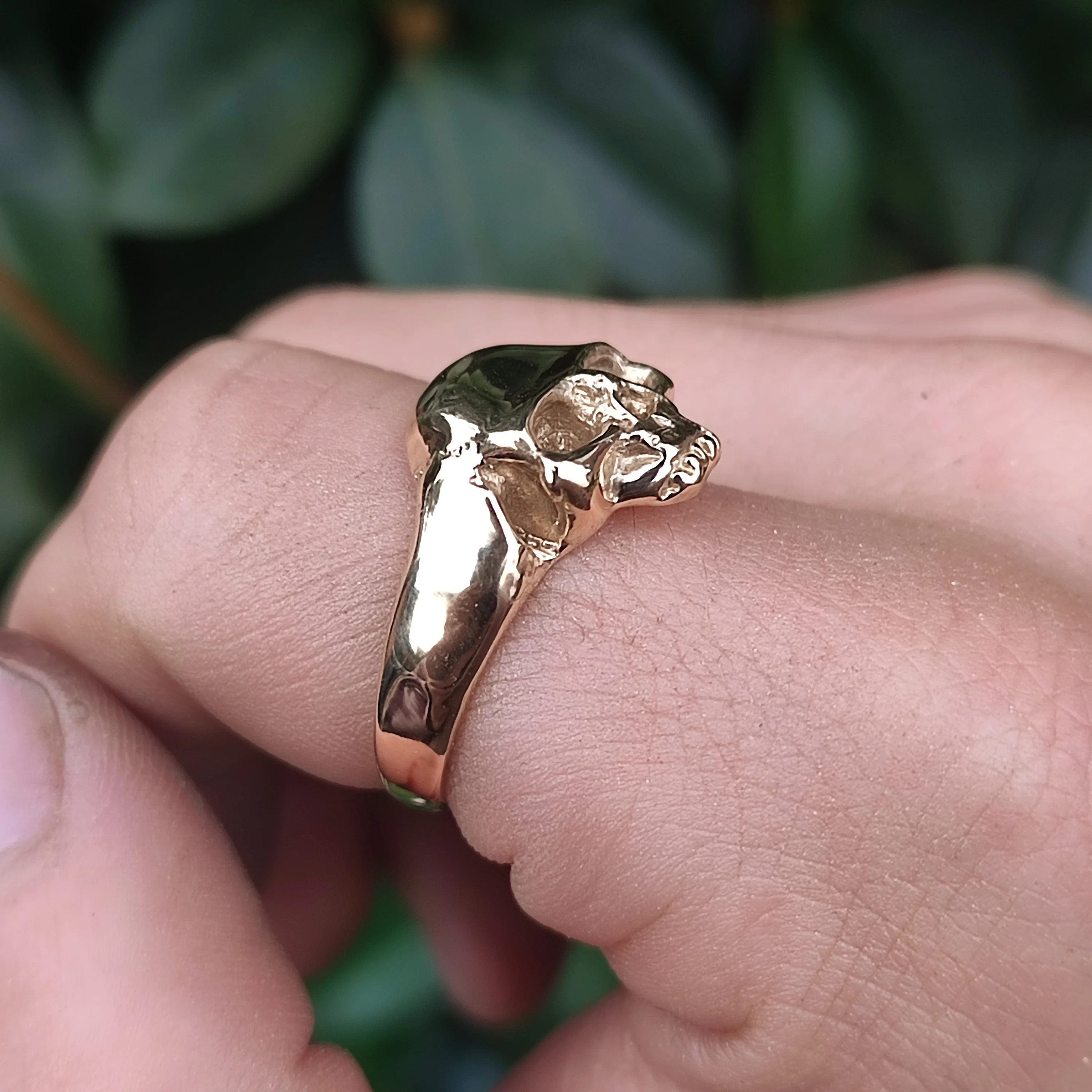 Skull Ring 9ct Gold - Image 7