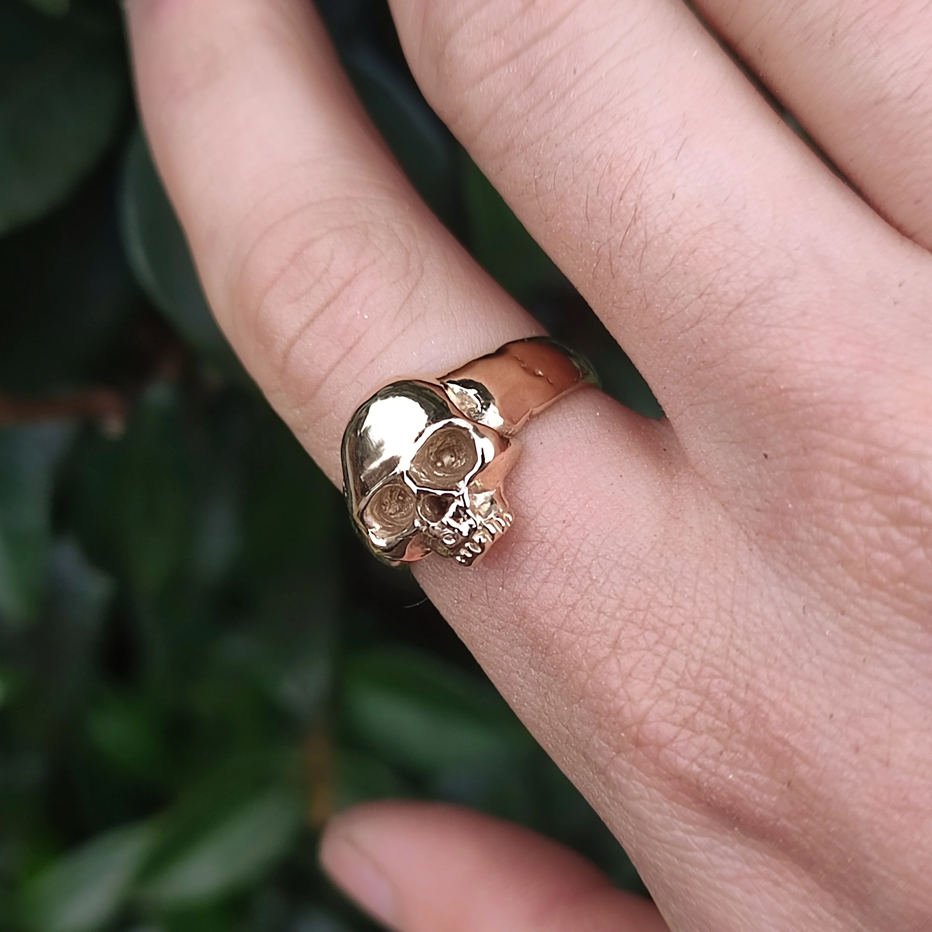 Skull Ring 9ct Gold - Image 8
